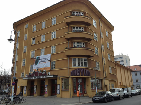 Fassadenanstrich Filmkunsttheater Babylon am Rosa-Luxemburg-Platz