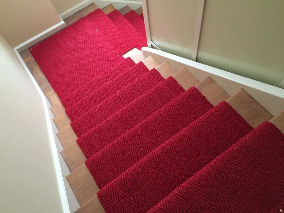 Bodenbelagsarbeit Teppich Malereibetrieb Klein Bodenbelagsarbeit mit rotem Teppich vom Malereibetrieb Klein