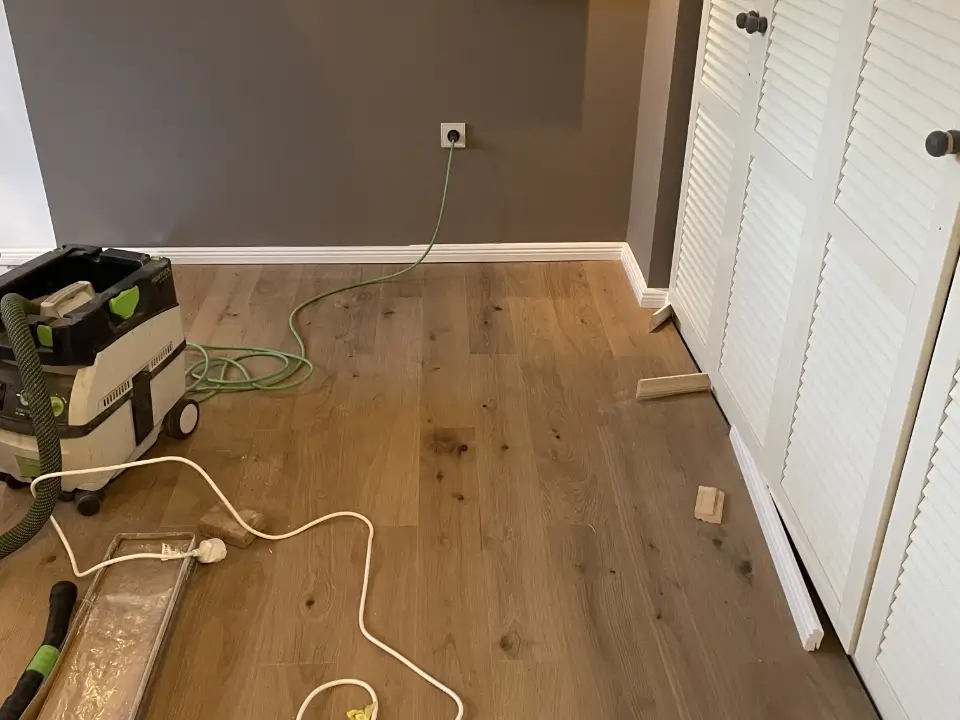 Fertigparkett-Verlegung Malermeister Klein Verlegung von Fertigparkett der Firma Malermeister Klein